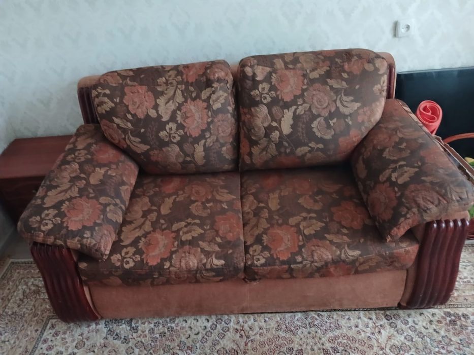 Диван и кресло  сатылады