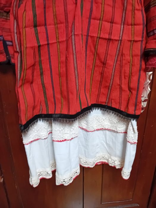 Дамски  ризи за носия,пищимал и елеци за  носия