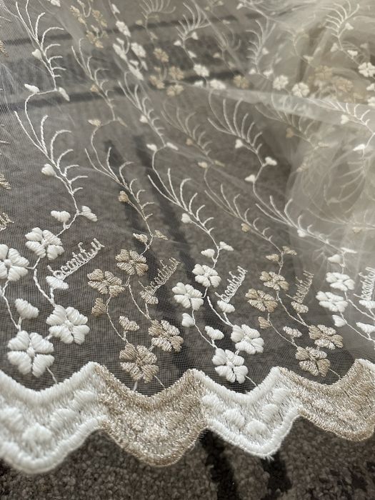 Тънки пердета с бродерия