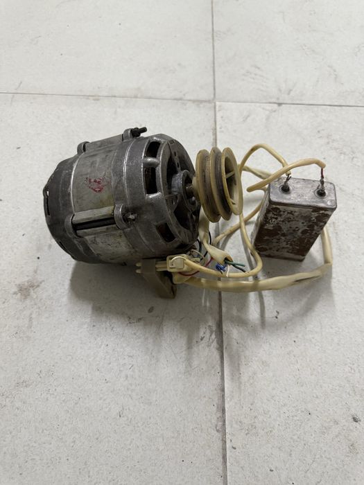 Электродвигатель от стиральной машины ссср