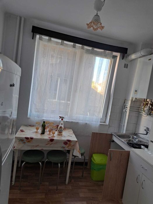 Inchiriere apartament 2 camere semidecomandate