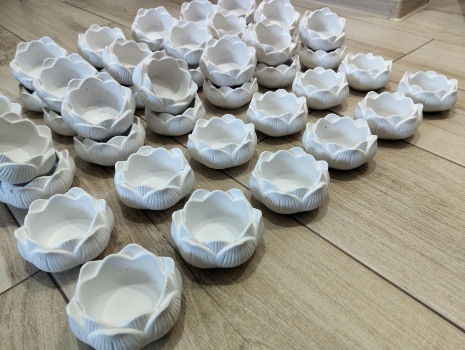 Vând suporți lumanare