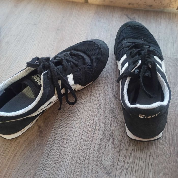 Кроссовки унисекс 40 размер asics и onitsuka tiger