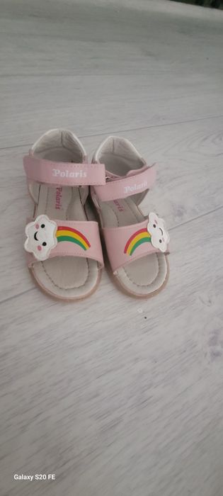 Продам обувь для девочек