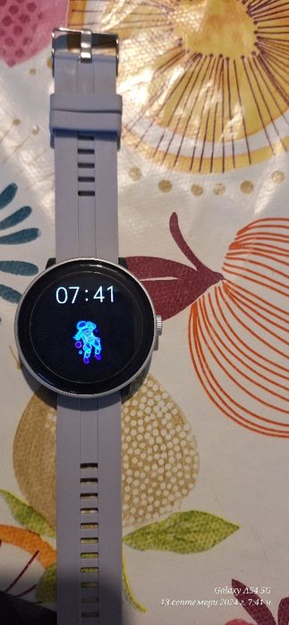 Продавам смарт часовник