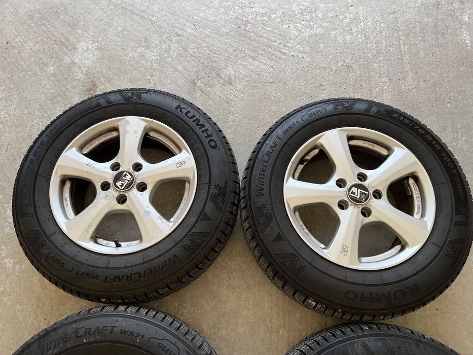 Джанти със зимни гуми KUMHO 215/70/16 с грайфер 7.39мм. за Хюндай/Киа!