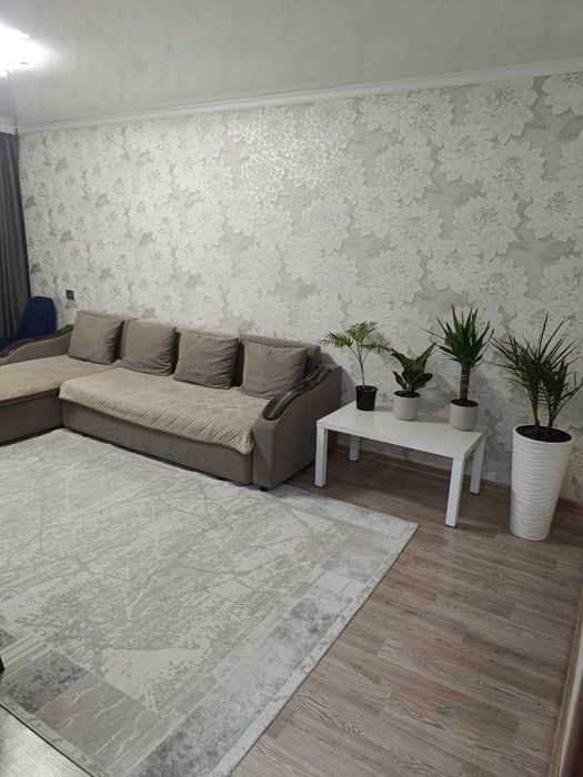 срочно продается квартира,2к, район 8школы