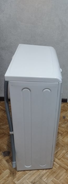 Стиральная машина Indesit IWUB 4105 CIS белый