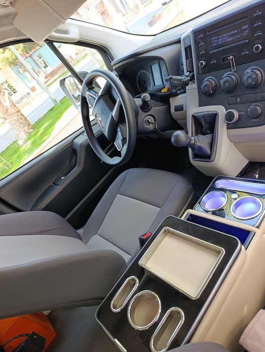 Microavtobus Toyota HiAce микроавтобус