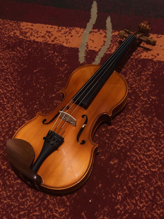 Vând Vioară 3/4 nouă, pachet complet