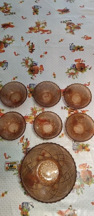 Комплект "Купа с 6 малки купички от кафяво стъкло