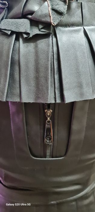 Продам кожаный плащ.