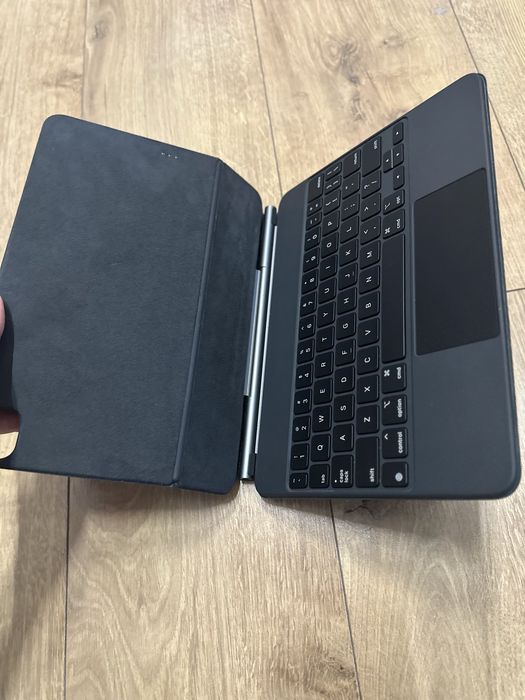 Чехол - клавиатура для Ipad Pro 11