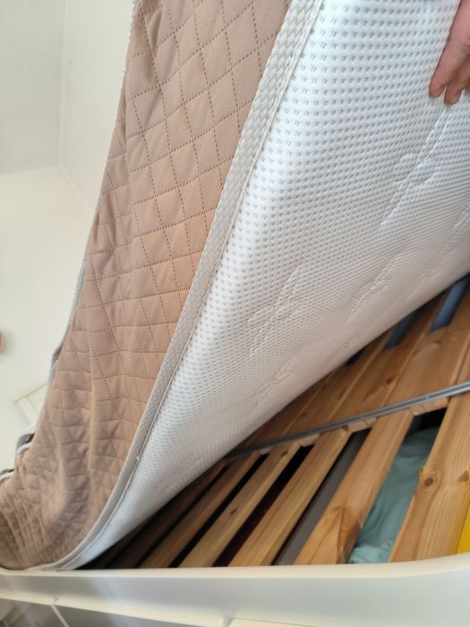 Vand saltea in stare foarte buna