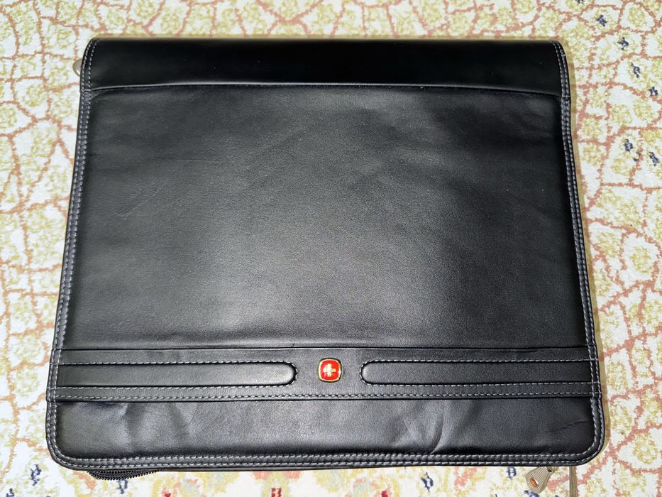 Продам кожаный портфель