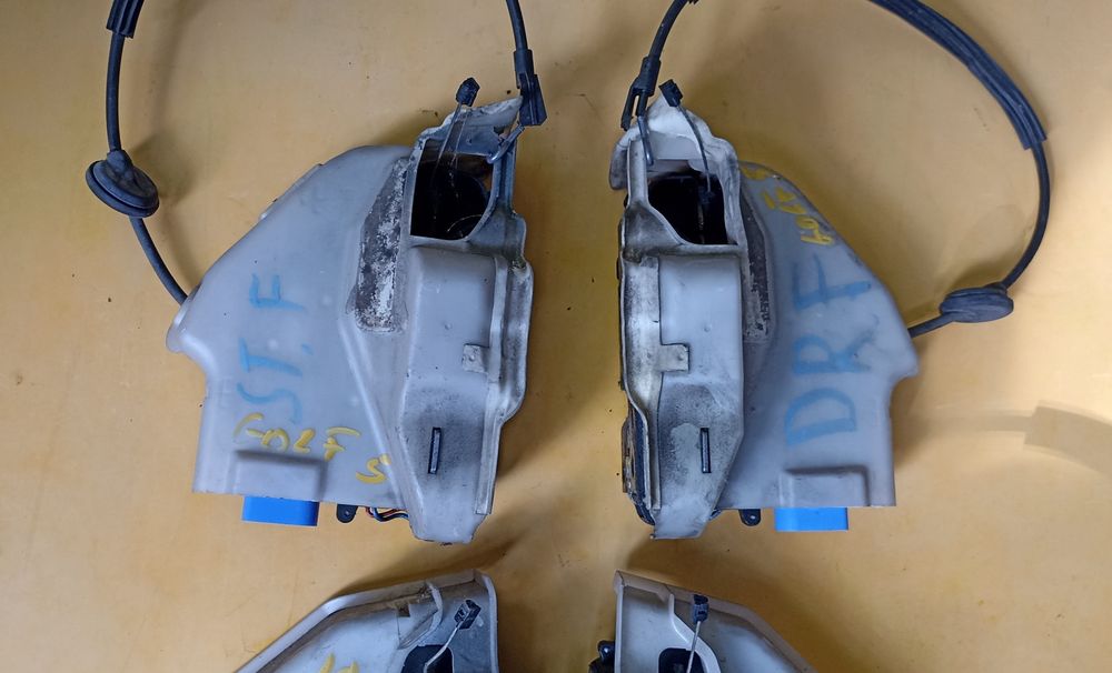 Broasca usa stânga dreapta fata spate Golf 5 Touran Octavia 2