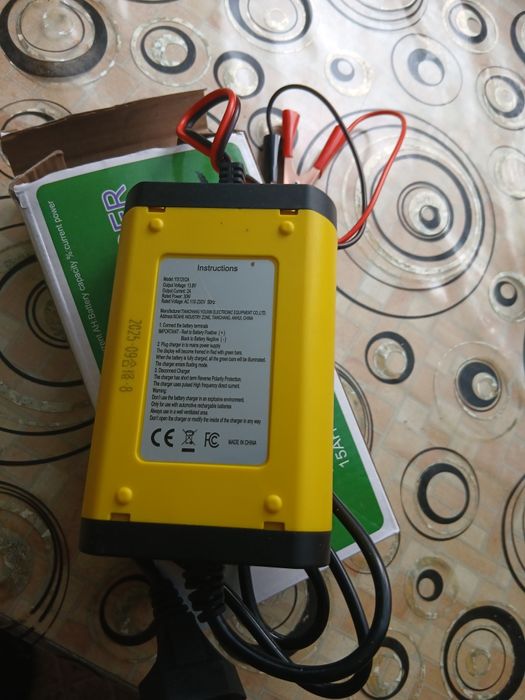 Зарядник ,Блок питания ,пылесос.