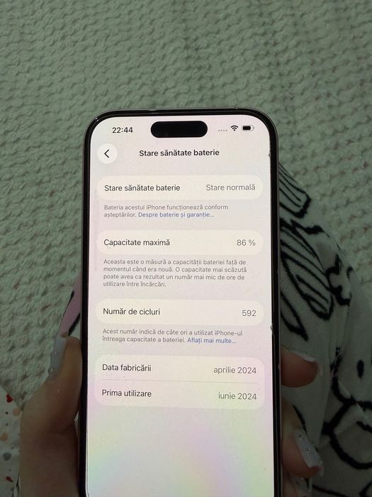 iPhone 15 roz impecabil