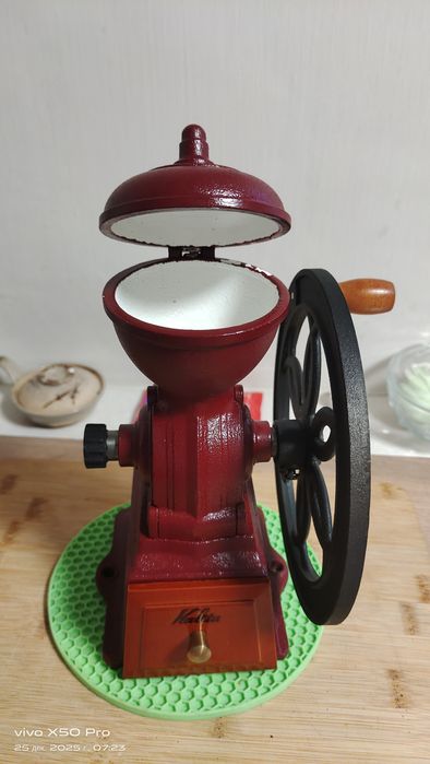 Продам винтажную мельнитцу