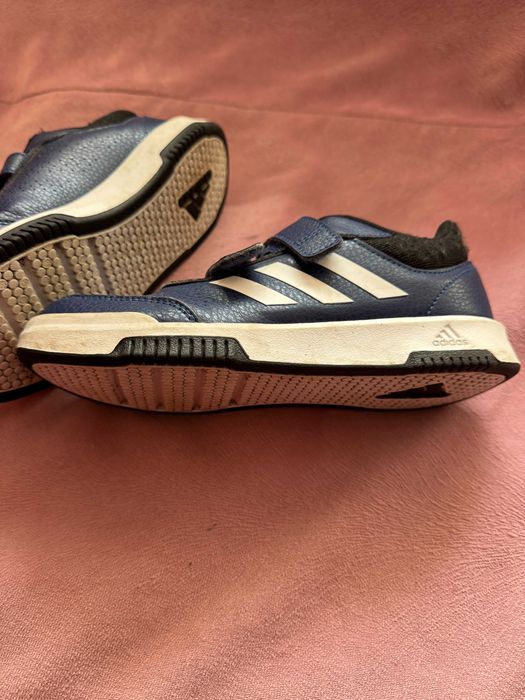 Продавам оригинални детски маратонки ADIDAS  - 34 номер