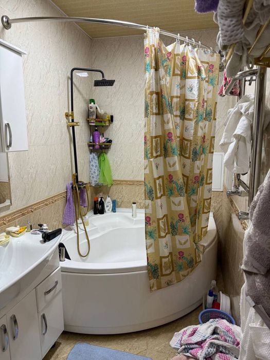 Метро Космонавтов 3/3/9. Квартира в центре срочно