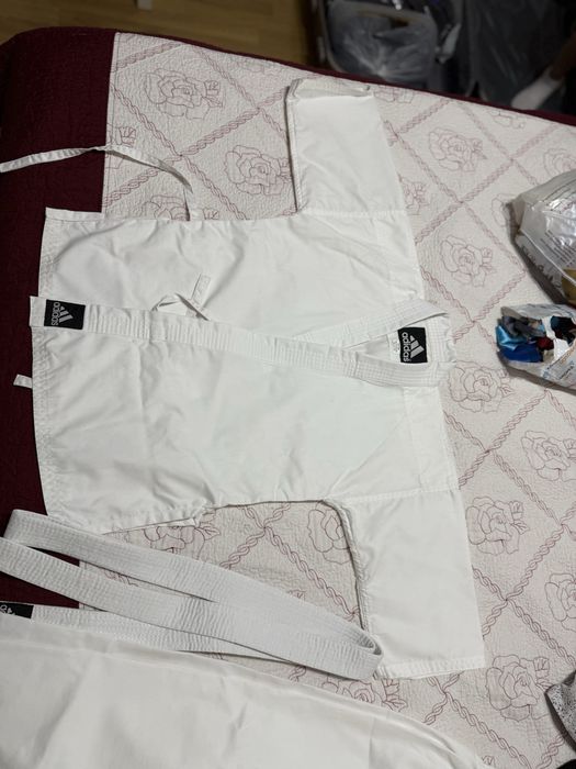 Продам кимоно для каратэ/дзюдо для мальчика