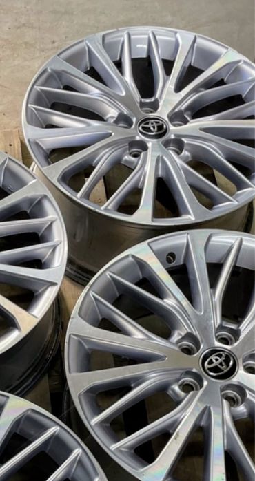 Крылья на Тойота Камри 70/75