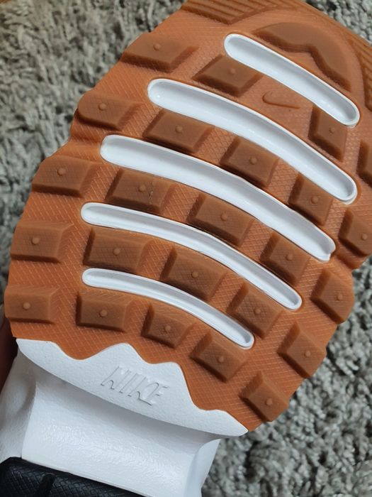 Adidasi Nike Air Max Graviton 40,5 interior 26cm