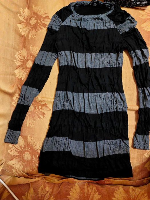 Продавам дамски  блузи и фланели