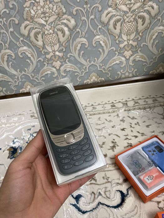 Nokia 6310 2 ta qora va green Flip 14 pro