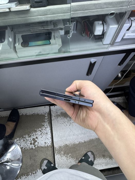 Samsung Z Fold 7 12/512 gb Vietnam holati yaxshi
