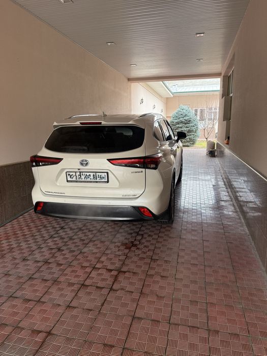 Toyota Highlander hybrid sotiladi srochna narxi shu tori kesa yozila