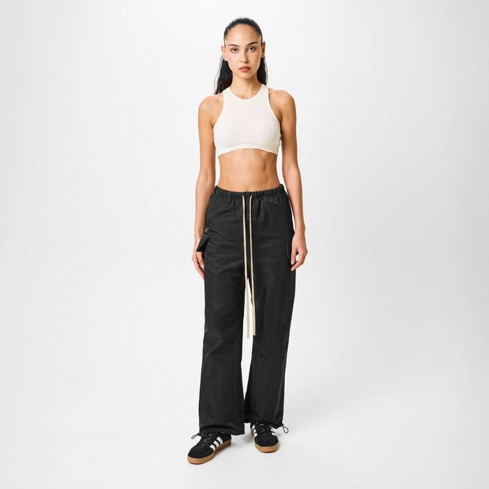 Нови панталони унисекс Essentials