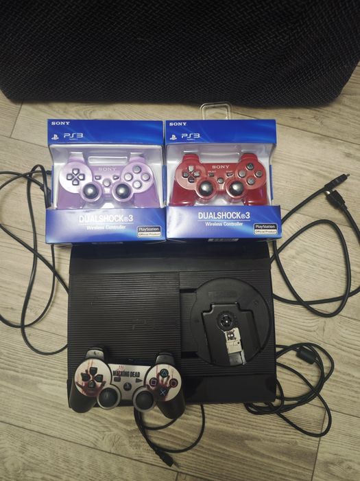 Продам PS 3  в хорошем состоянии
