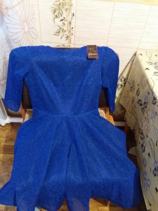 Продам новое платье