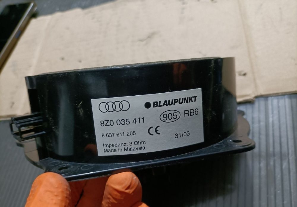 Boxă boxe față spate : Audi A2 , bluza top