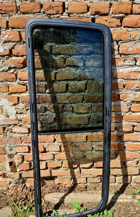 Стъкло  за Рено Канго '98г.