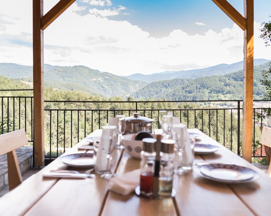 Самостоятелна къща за гости в гр. Девин “ планински полъх “