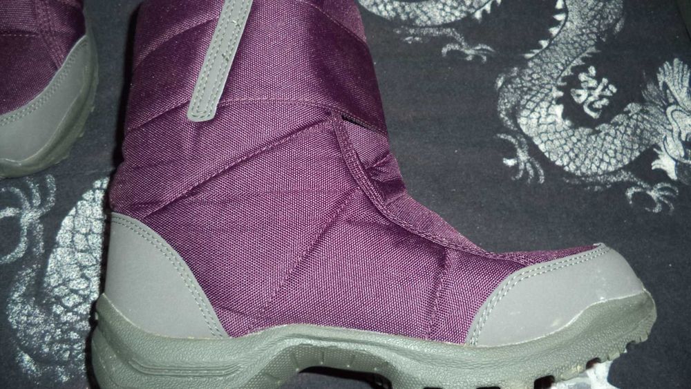 Продавам почти нови детски   ботуши  QUECHUA  от Декатлон - 38 номер