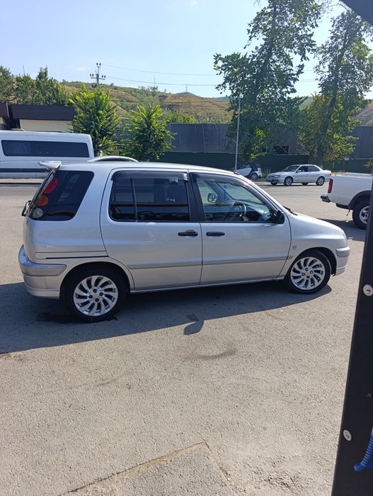 Продам Toyota Raum 1998