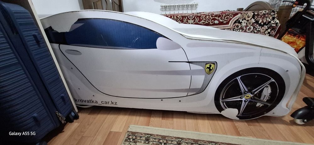 Кровать-машинка с ящиком