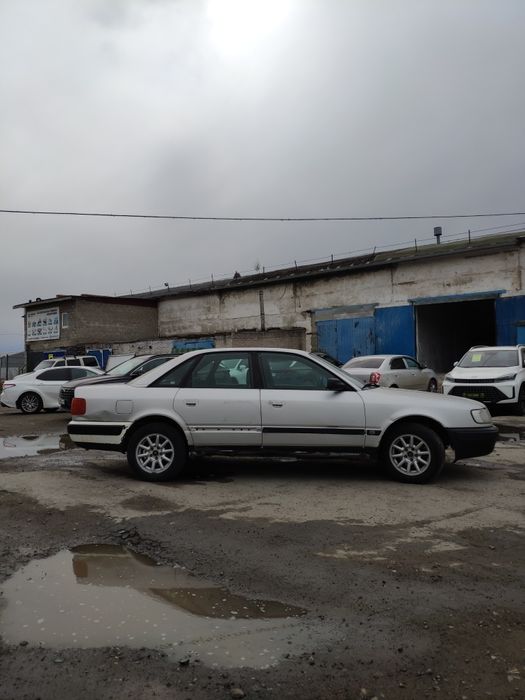 Ауди 100 Audi 100