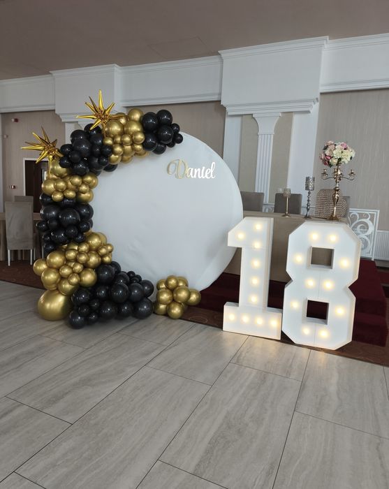 Arcadă baloane/aranjament cristelniță/cifre volumetrice/paiete