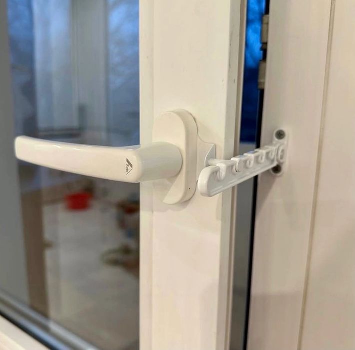 Ремонт пластиковых и алюминивых Окон,,дверей.МАСКИТНЫХ СЕТОК