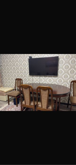 Стол со стульями