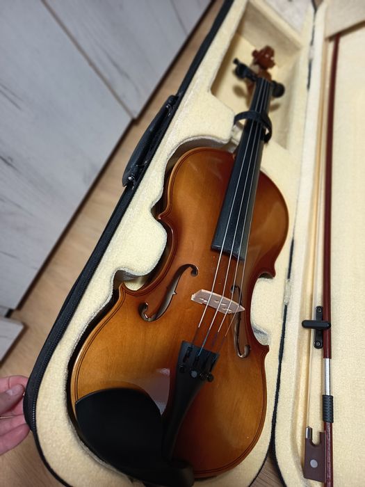 Set complet vioara 4/4 + încă 3 corzi