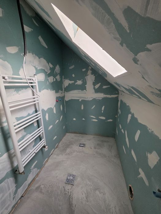 Vand casa la Belis, la principala, teren drept, 860mp!