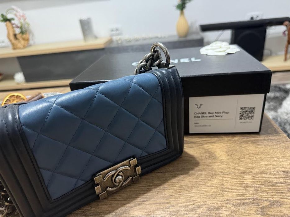 Geanta Chanel Boy, Pantofi Musette, Ghete Gucci