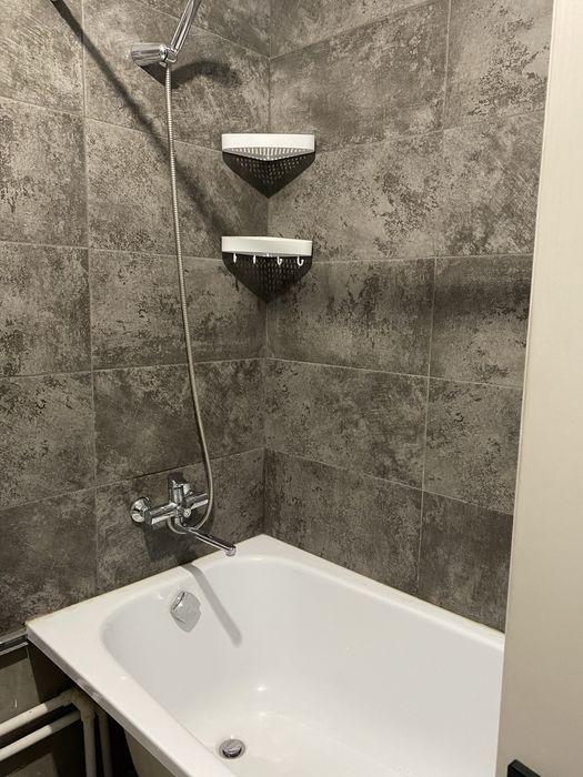Продам квартиру 60 кв м, 2-ком