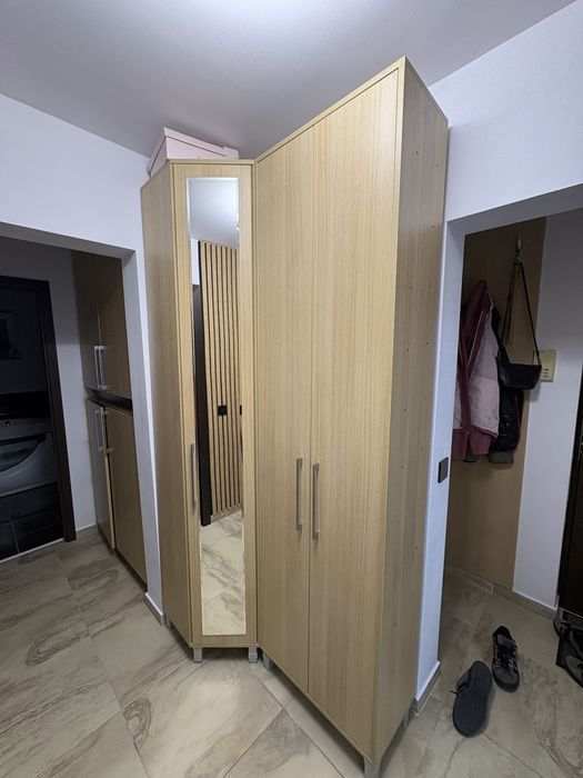 Vand dulap cu pantofar, rafturi si oglinda